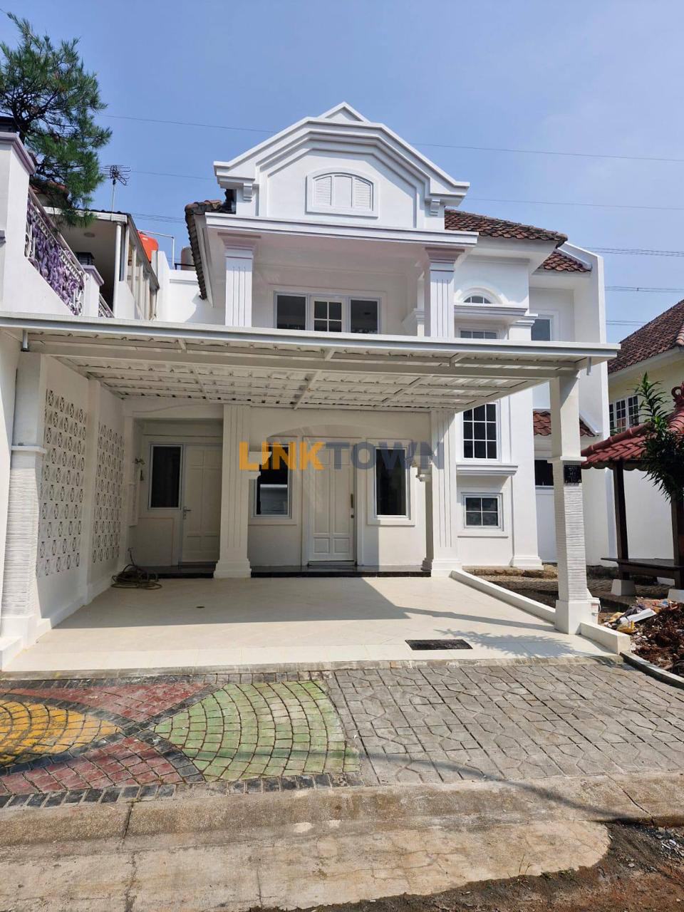 Dijual Rumah Cantik Siap Huni sudah renov di Legenda Wisata Cibubur