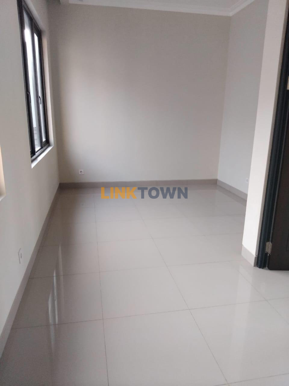 Dijual Rumah Minimalis Modern di cluster Baru Kota Wisata Cibubur