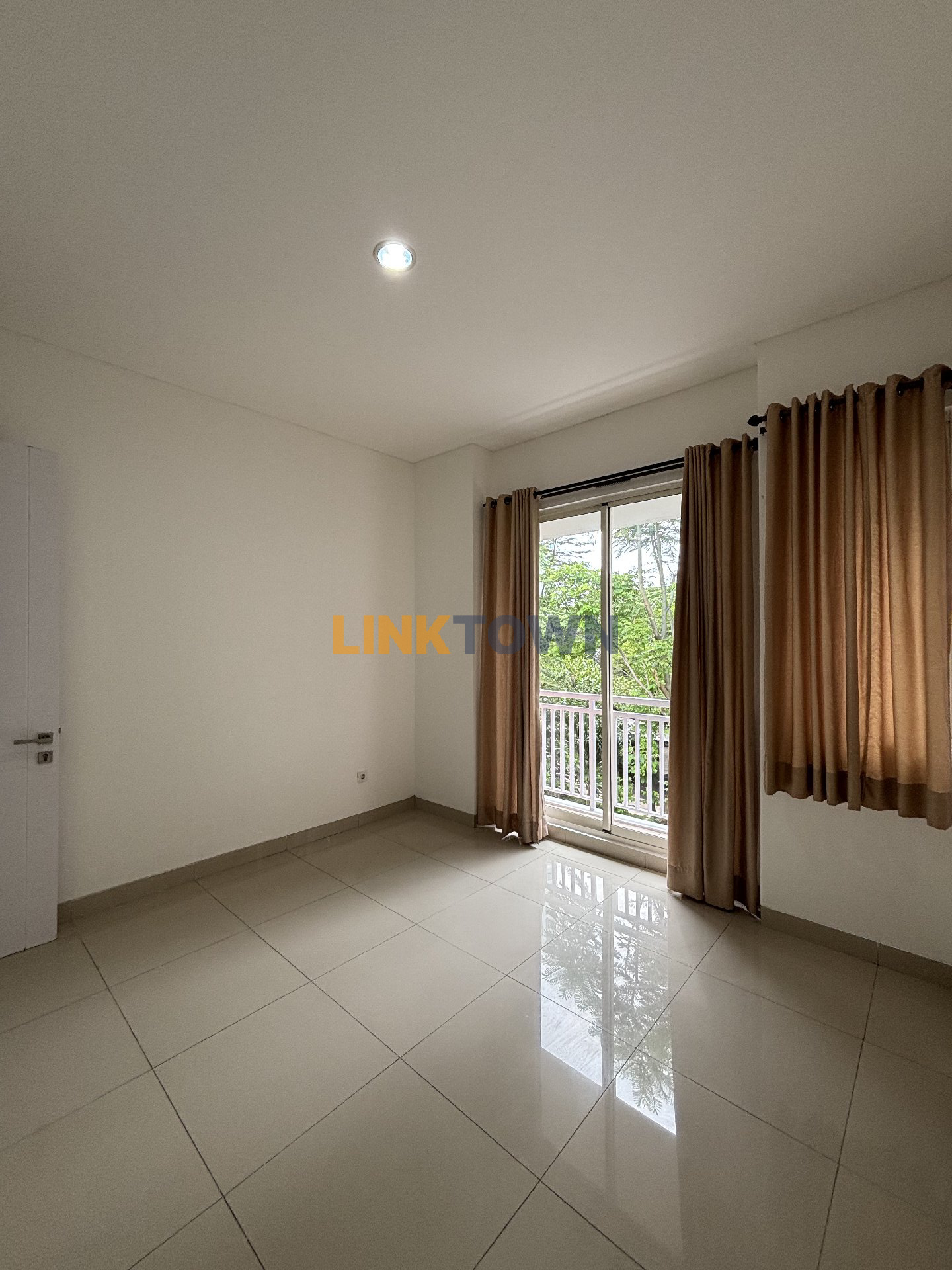 Best Deal!!! Sewa Cepat Rumah Esklusif 4 Lantai di Kelapa Gading