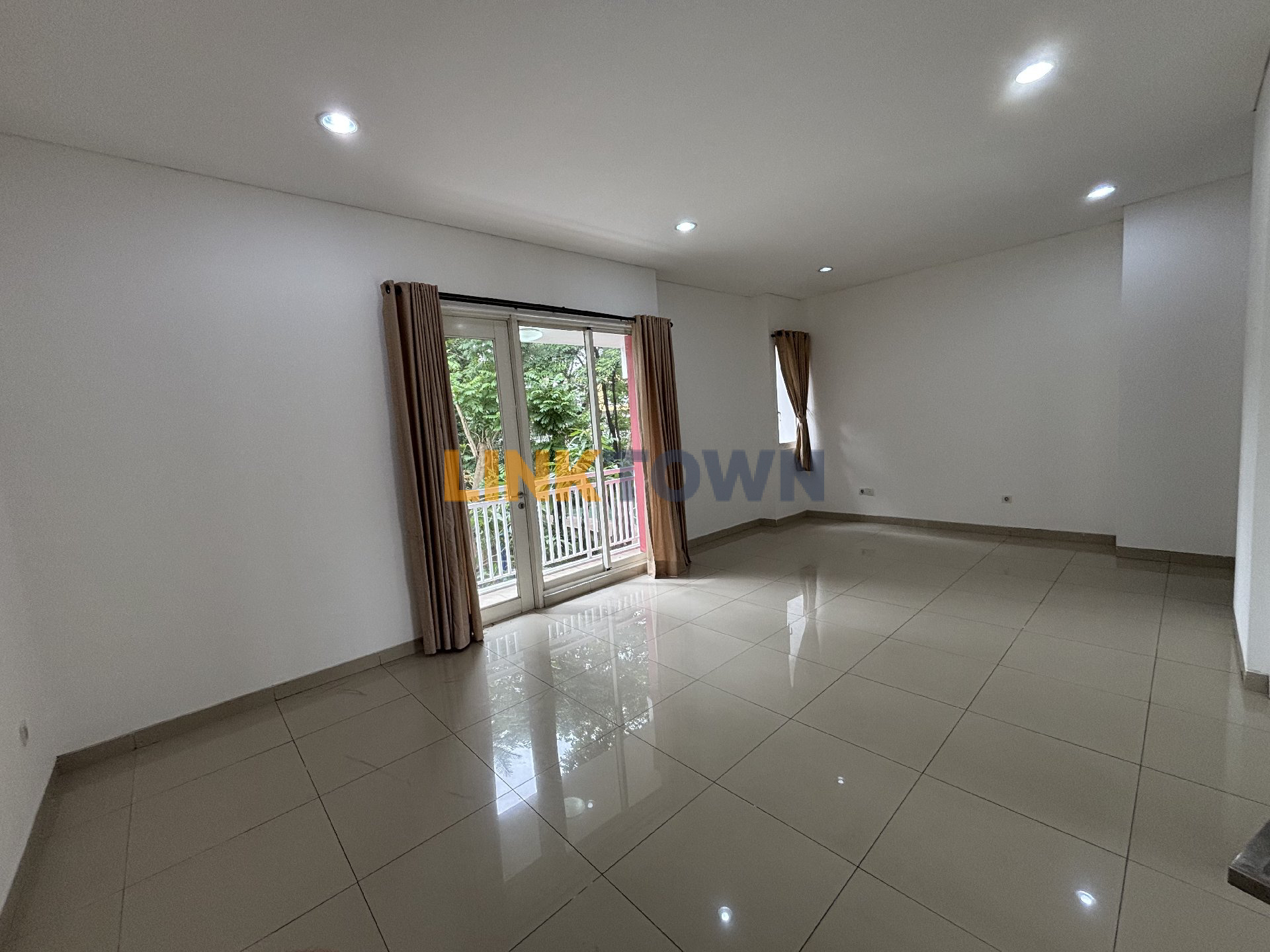 Best Deal!!! Sewa Cepat Rumah Esklusif 4 Lantai di Kelapa Gading