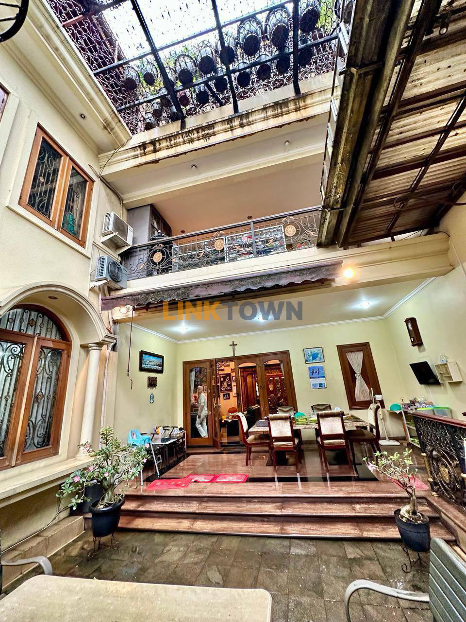 TURUN HARGA !! Dijual Rumah Mewah lokasi strategis perempatan Pancoran Jakarta Selatan 