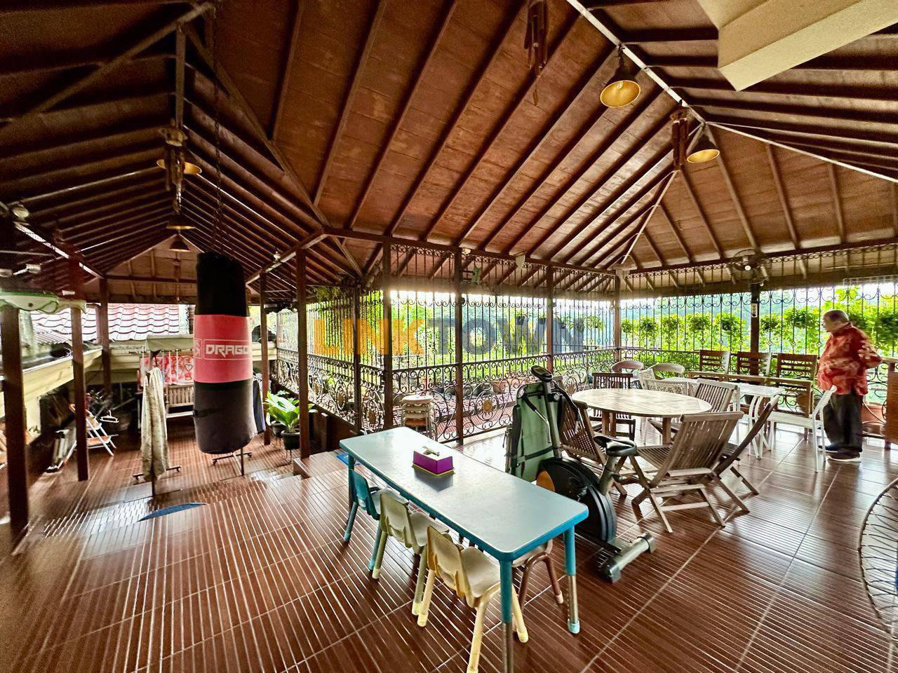 TURUN HARGA !! Dijual Rumah Mewah lokasi strategis perempatan Pancoran Jakarta Selatan 