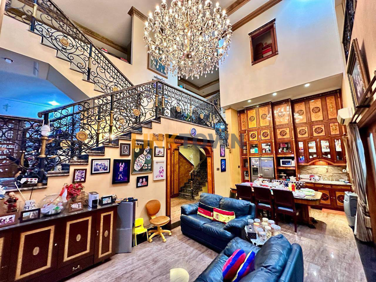 TURUN HARGA !! Dijual Rumah Mewah lokasi strategis perempatan Pancoran Jakarta Selatan 