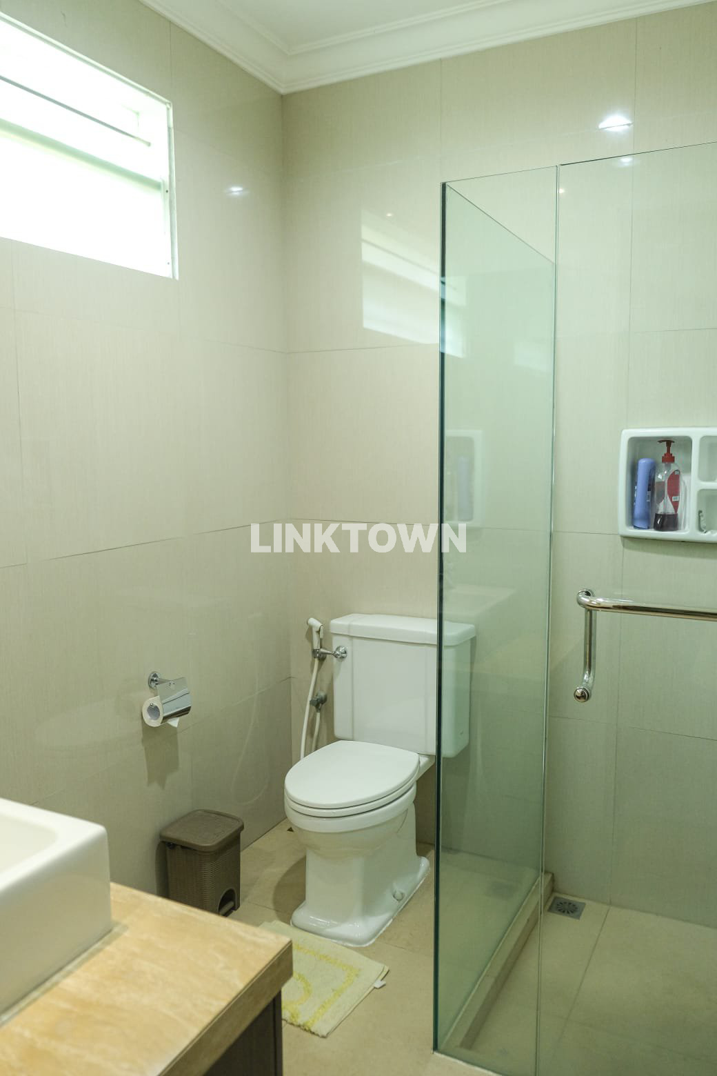 Dijual Rumah 2 Lantai Full Furnish di Dukuh Kupang Surabaya