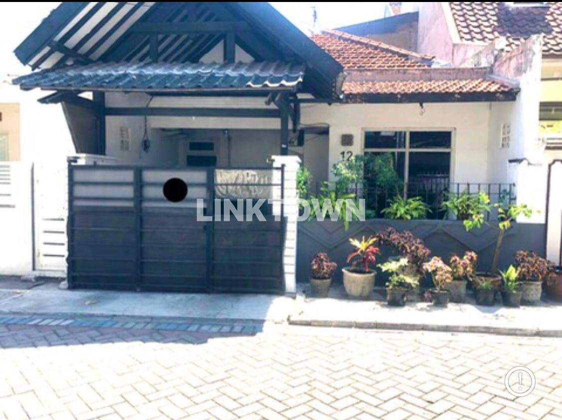 Dijual Cepat dan Murah Rumah 1.5 Lantai di Dukuh Kupang Surabaya