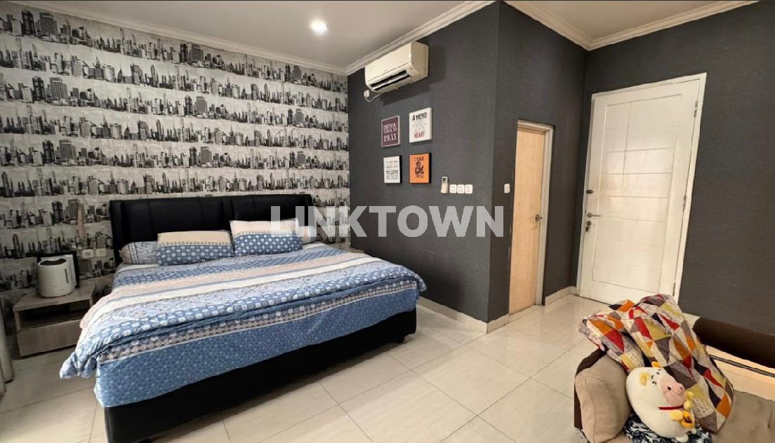 Rumah Esklusif 4 Lantai Semi Furnish di Penjaringan Jakarta Utara