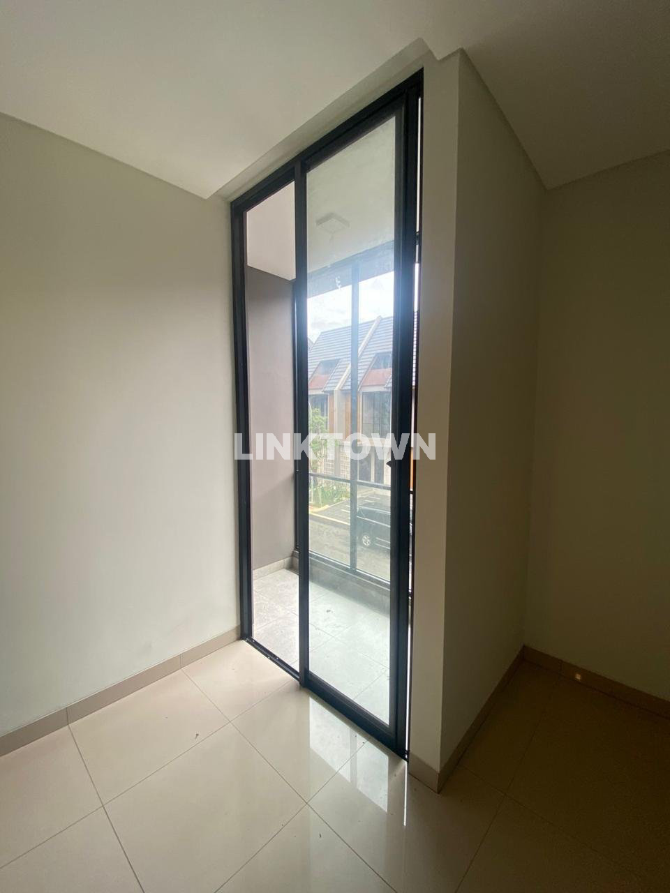 Jual Cepat Rumah Siap Huni Luas 91m² di Viola Summarecon Crown Gading