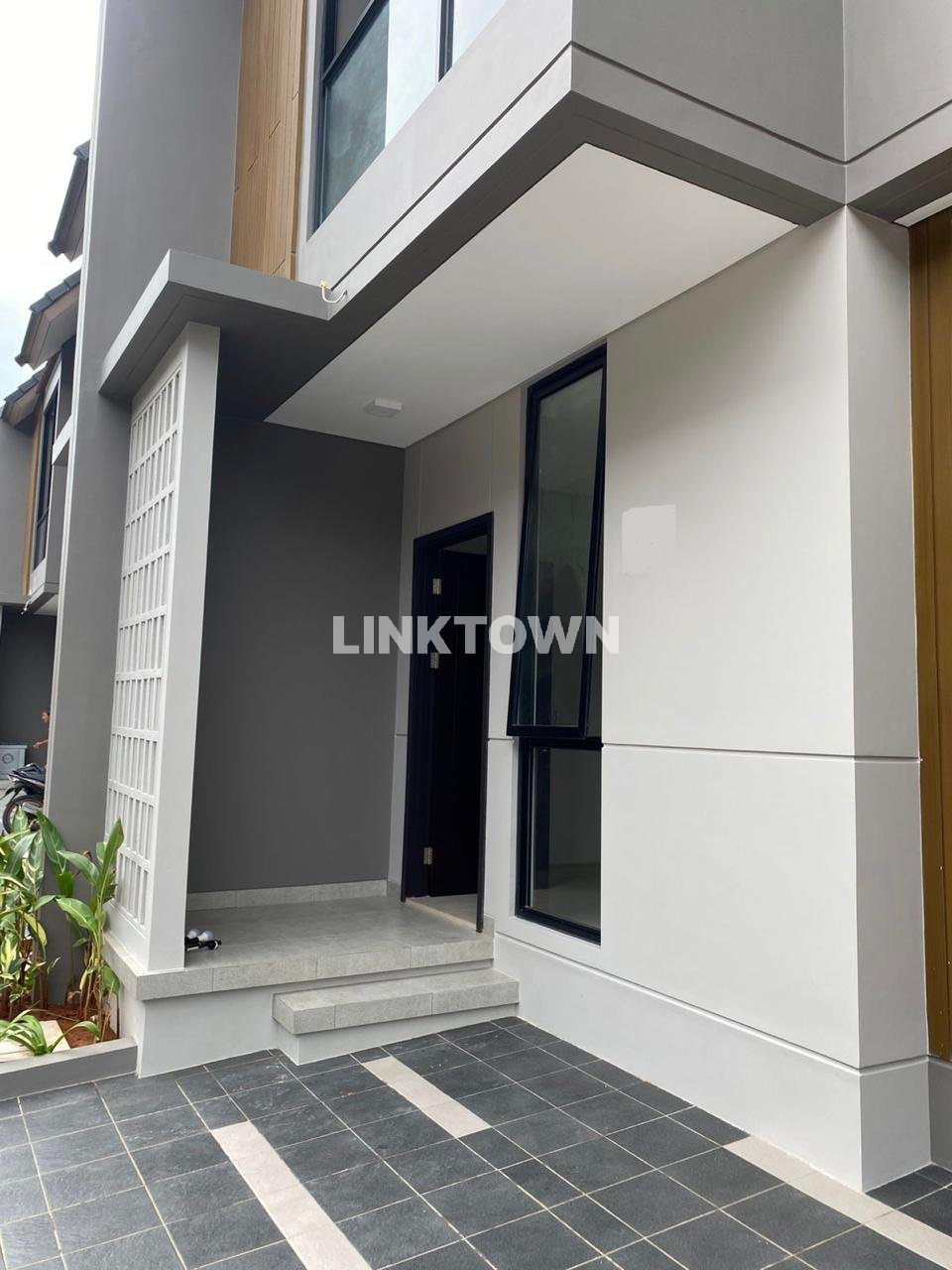 Jual Cepat Rumah Siap Huni Luas 91m² di Viola Summarecon Crown Gading