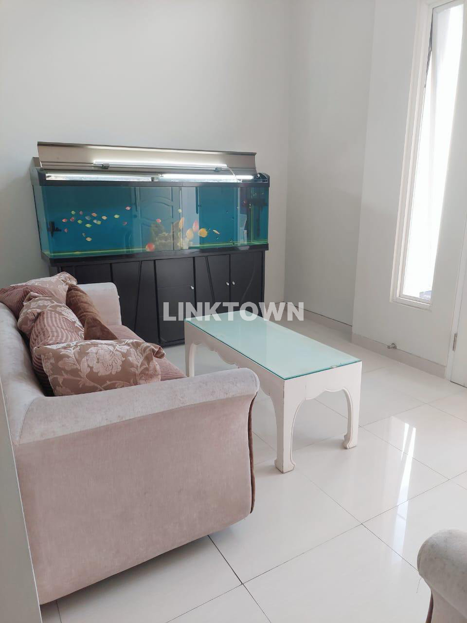 Rumah 2 Lantai Furnished Lokasi Strategis di Karah Tama Surabaya