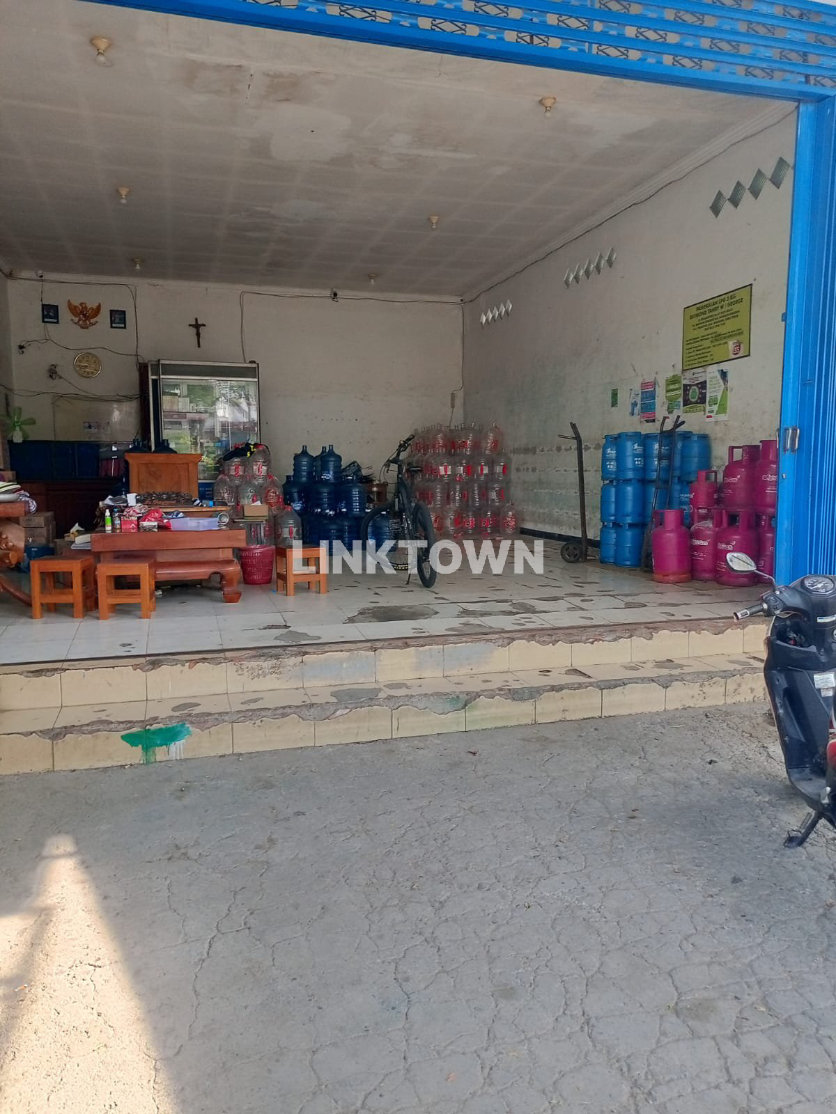 Nego Sampai Deal Rumah Lokasi Strategis di Megantoro Nganjuk