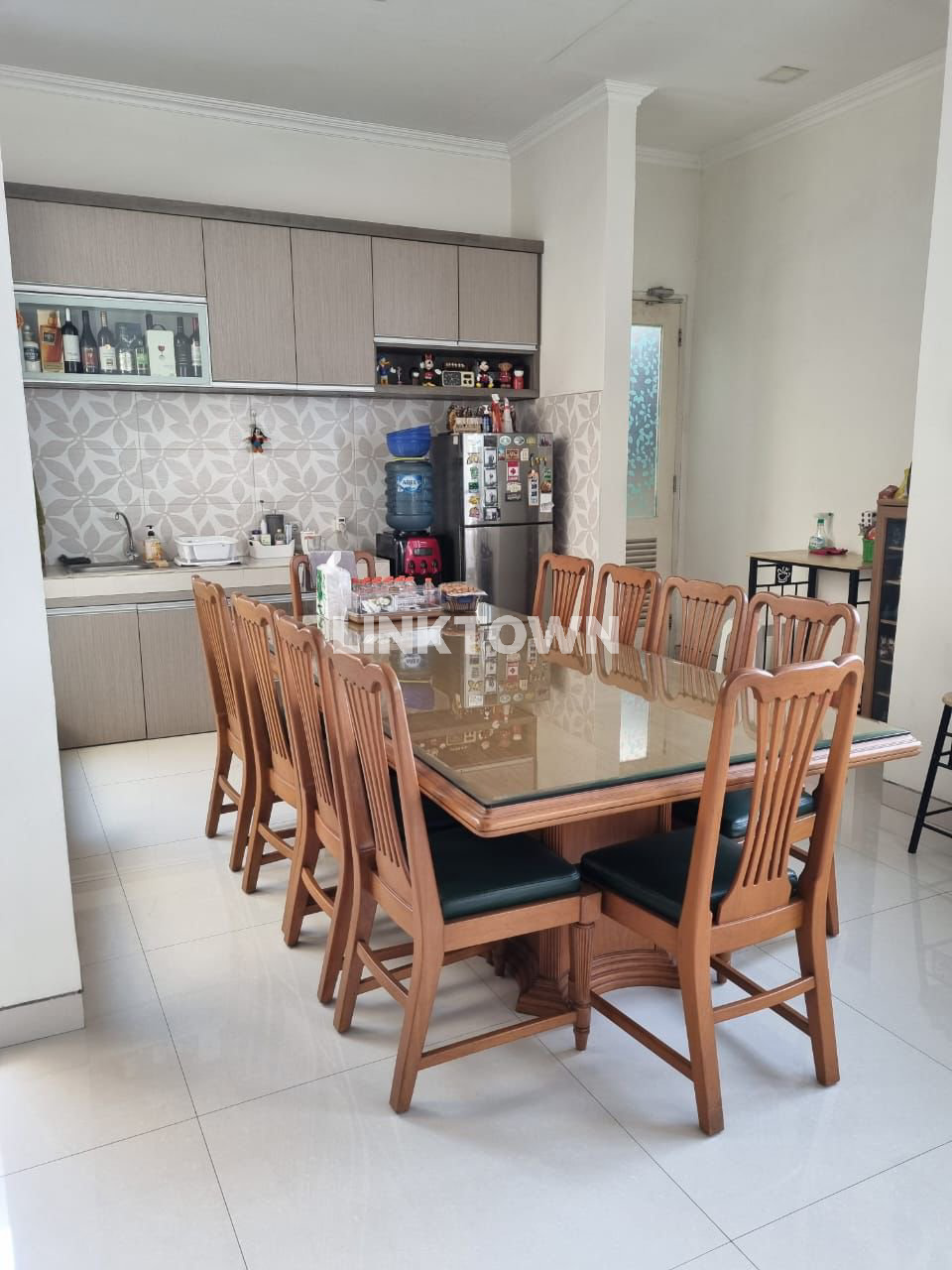 Bisa Nego Rumah Cantik 2 Lantai di Kendangsari Surabaya