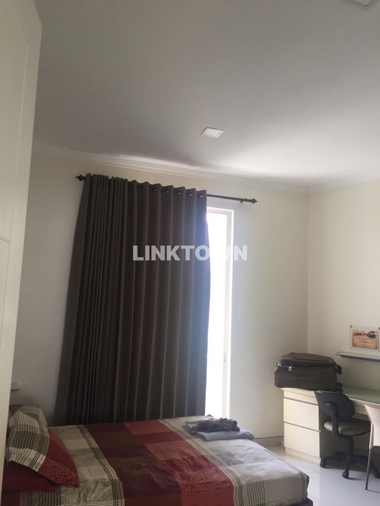 Bisa Nego Rumah Cantik 2 Lantai di Kendangsari Surabaya