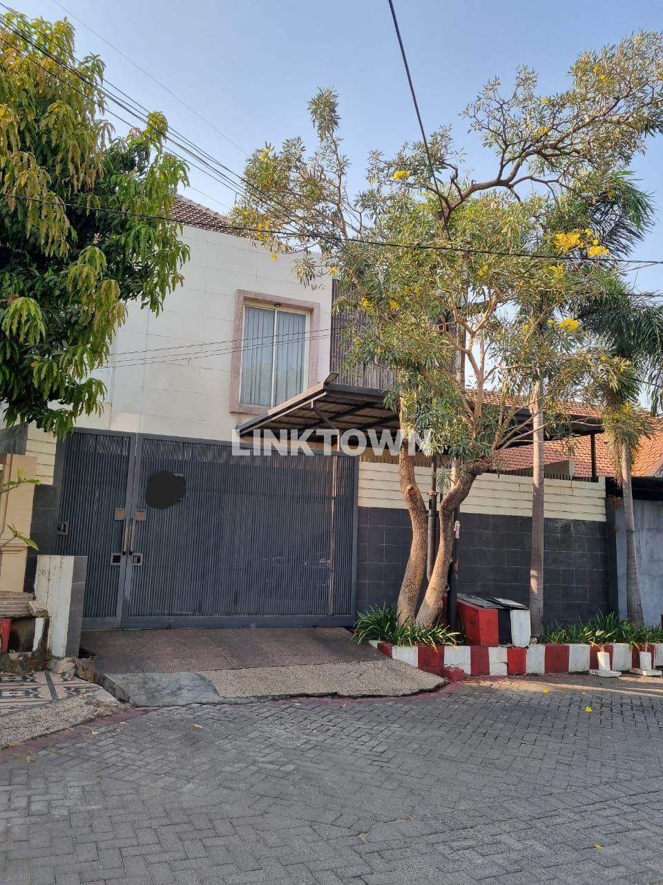 Bisa Nego Rumah Cantik 2 Lantai di Kendangsari Surabaya