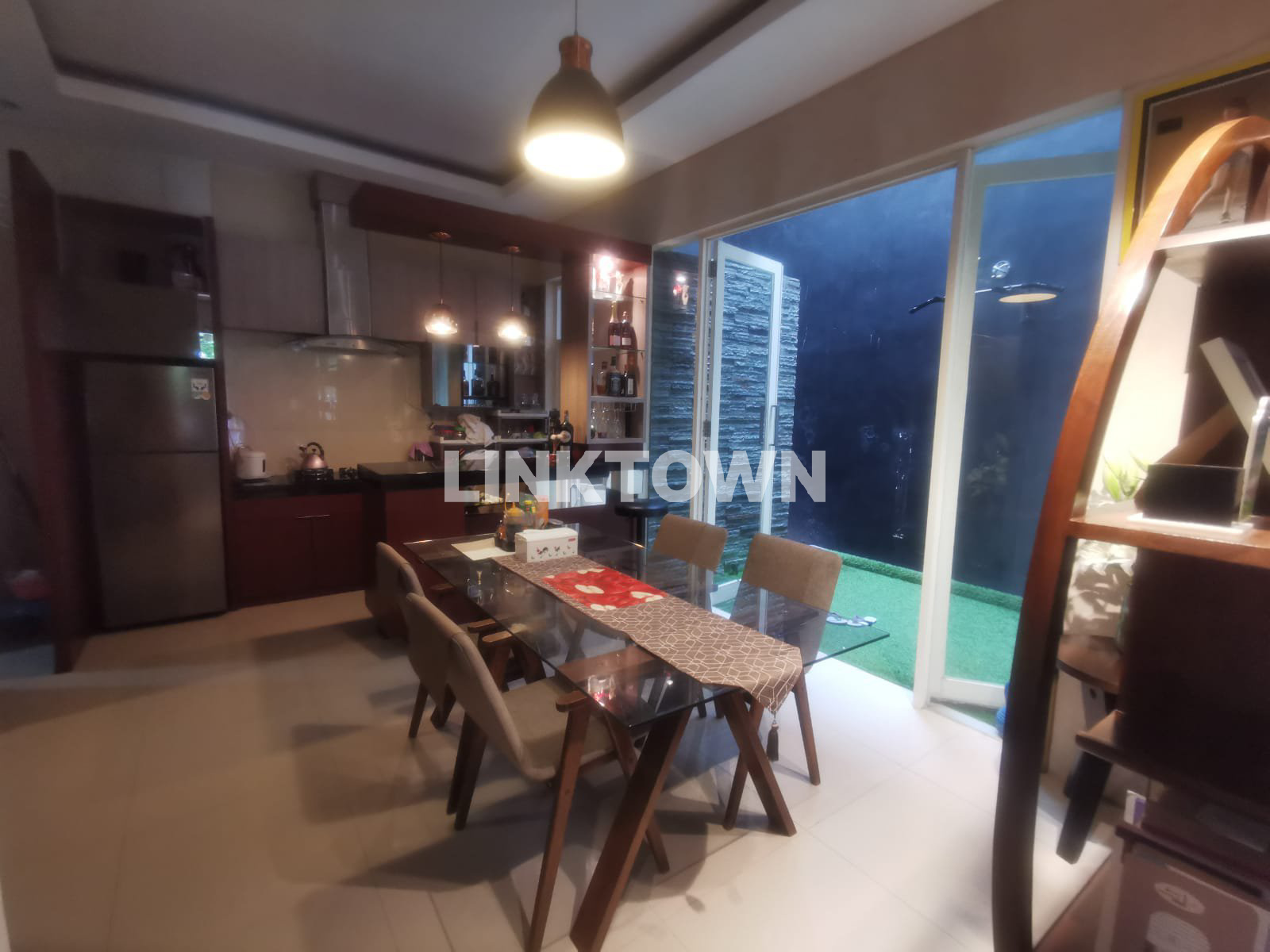 Rumah Cantik 2 Lantai di Perumahan Citra Harmoni Sidoarjo