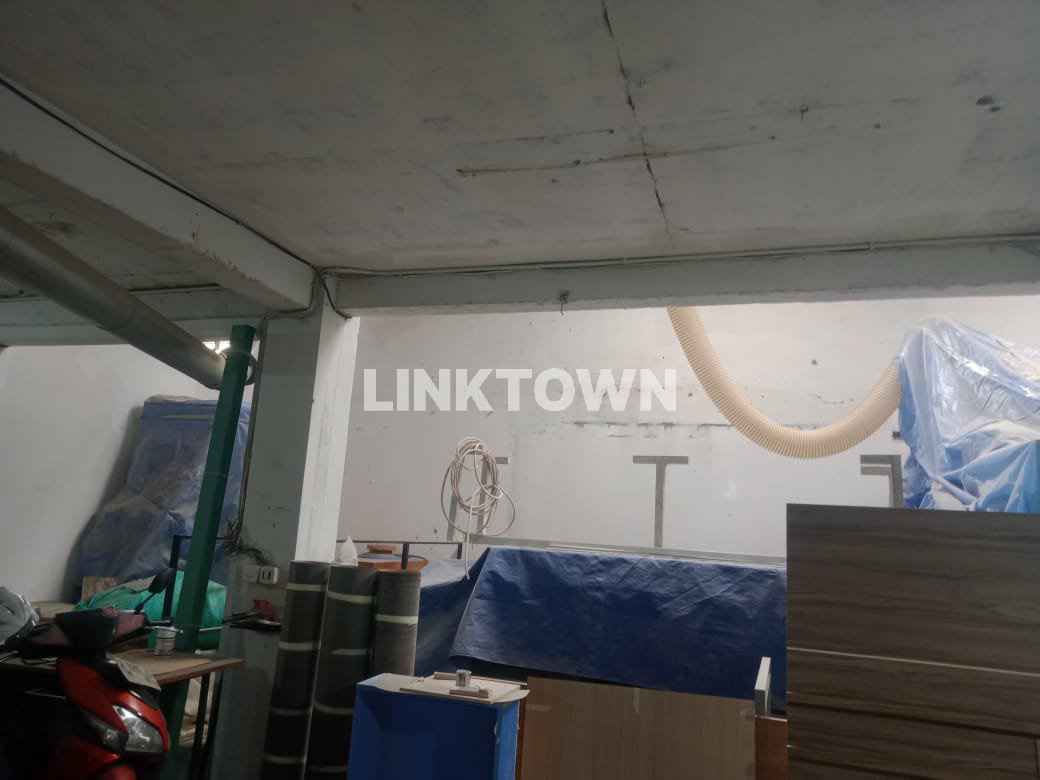 Dijual Gudang Lokasi Strategis di Kedinding Tengah Surabaya