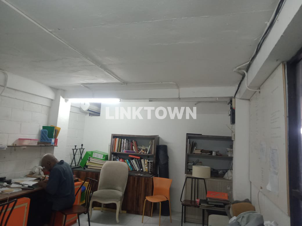 Dijual Gudang Lokasi Strategis di Kedinding Tengah Surabaya
