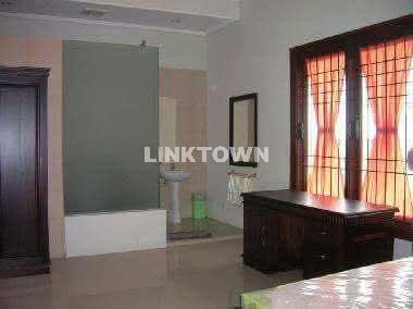 Dijual Rumah Mewah 3 Lantai di Central Park Semolowaru Surabaya