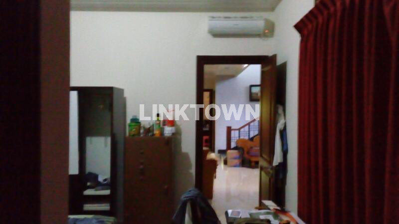 Dijual Rumah Mewah 3 Lantai di Central Park Semolowaru Surabaya