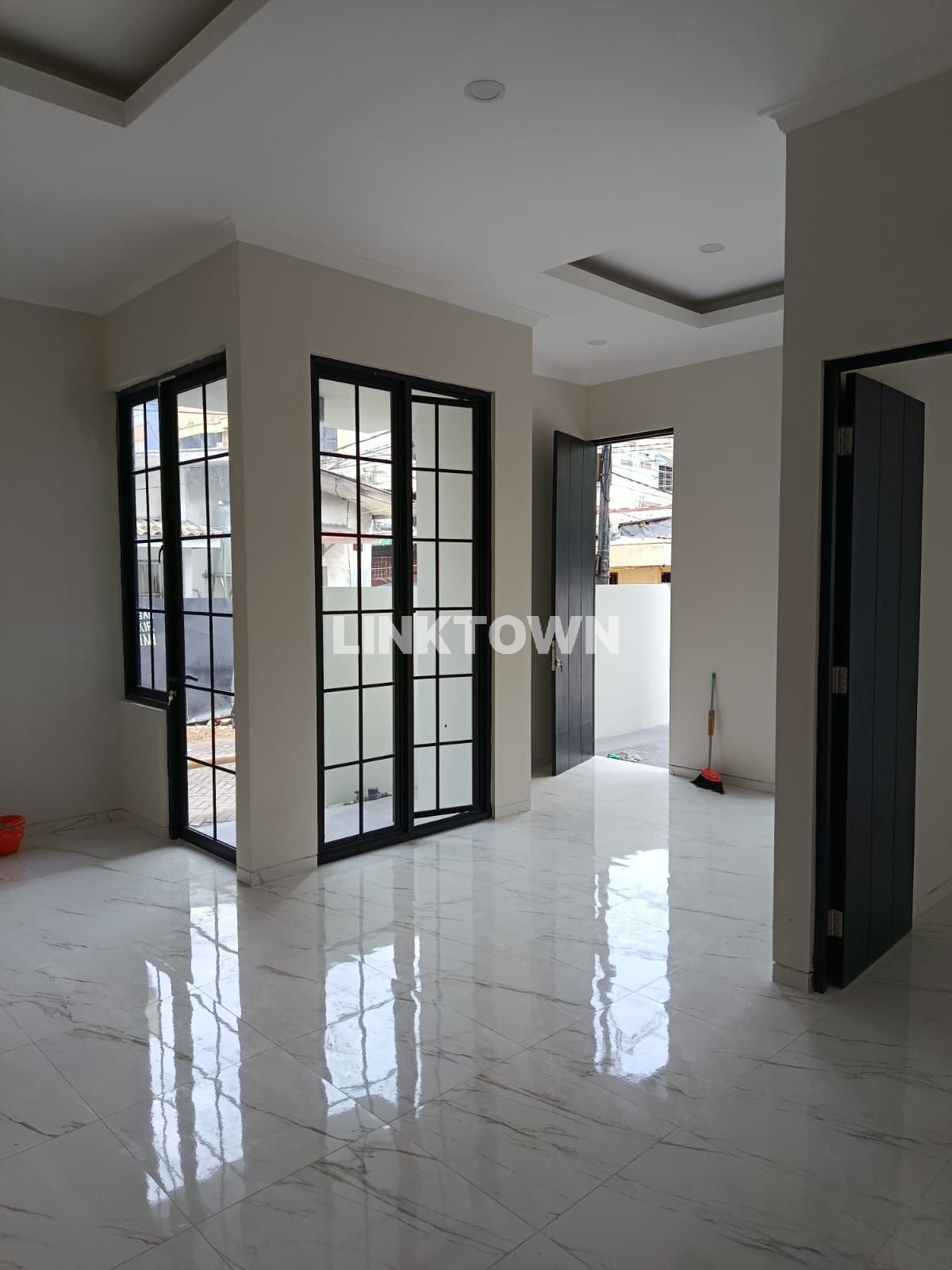 Rumah Mewah Cantik 2 Lantai Unit D di Taman Pondok Indah Wiyung