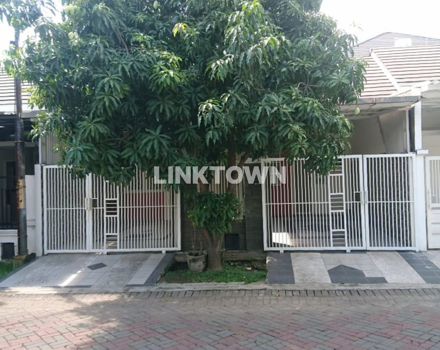 Rumah 1,5 Lantai dengan Lokasi Strategis di Raya Legian Purimas Surabaya