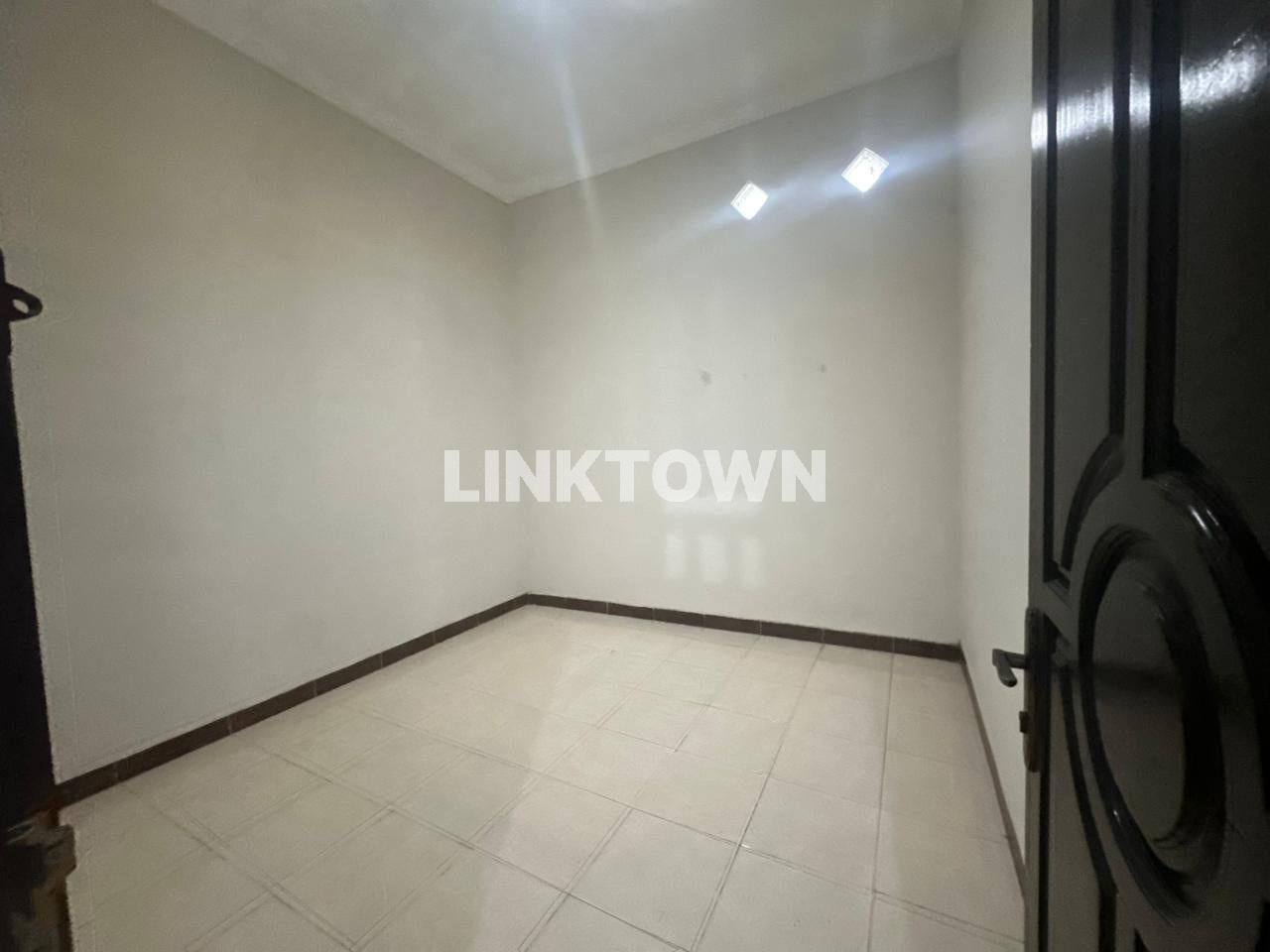 Rumah 2 Lantai Lokasi Sangat Strategis di Pakis Tirtosari Surabaya