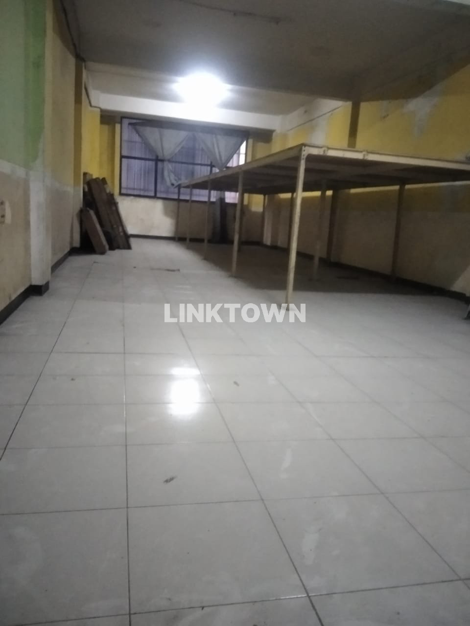 Disewakan Murah Tahunan Ruko 3 Lantai di Ruko Bukit Darmo Golf Surabaya