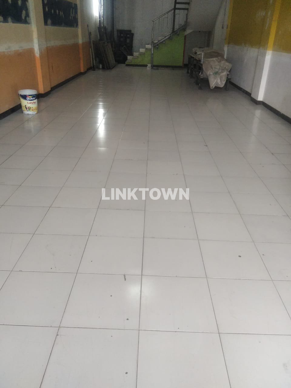 Disewakan Murah Tahunan Ruko 3 Lantai di Ruko Bukit Darmo Golf Surabaya