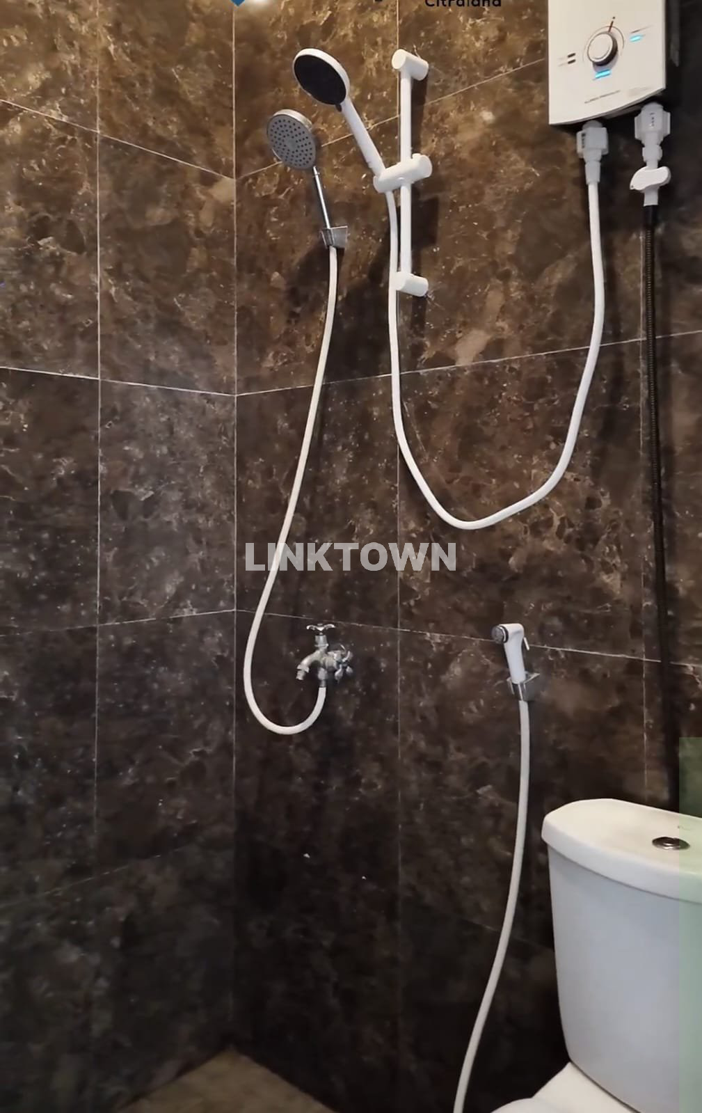 Termurah Rumah 3 Lantai di De Alamuda Residence Wiyung