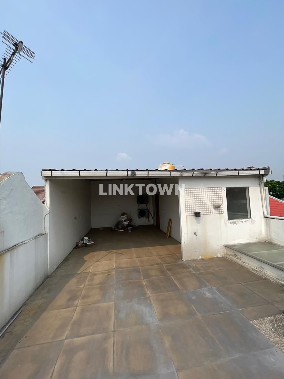 Rumah tingkat di BINTARO sektor 4