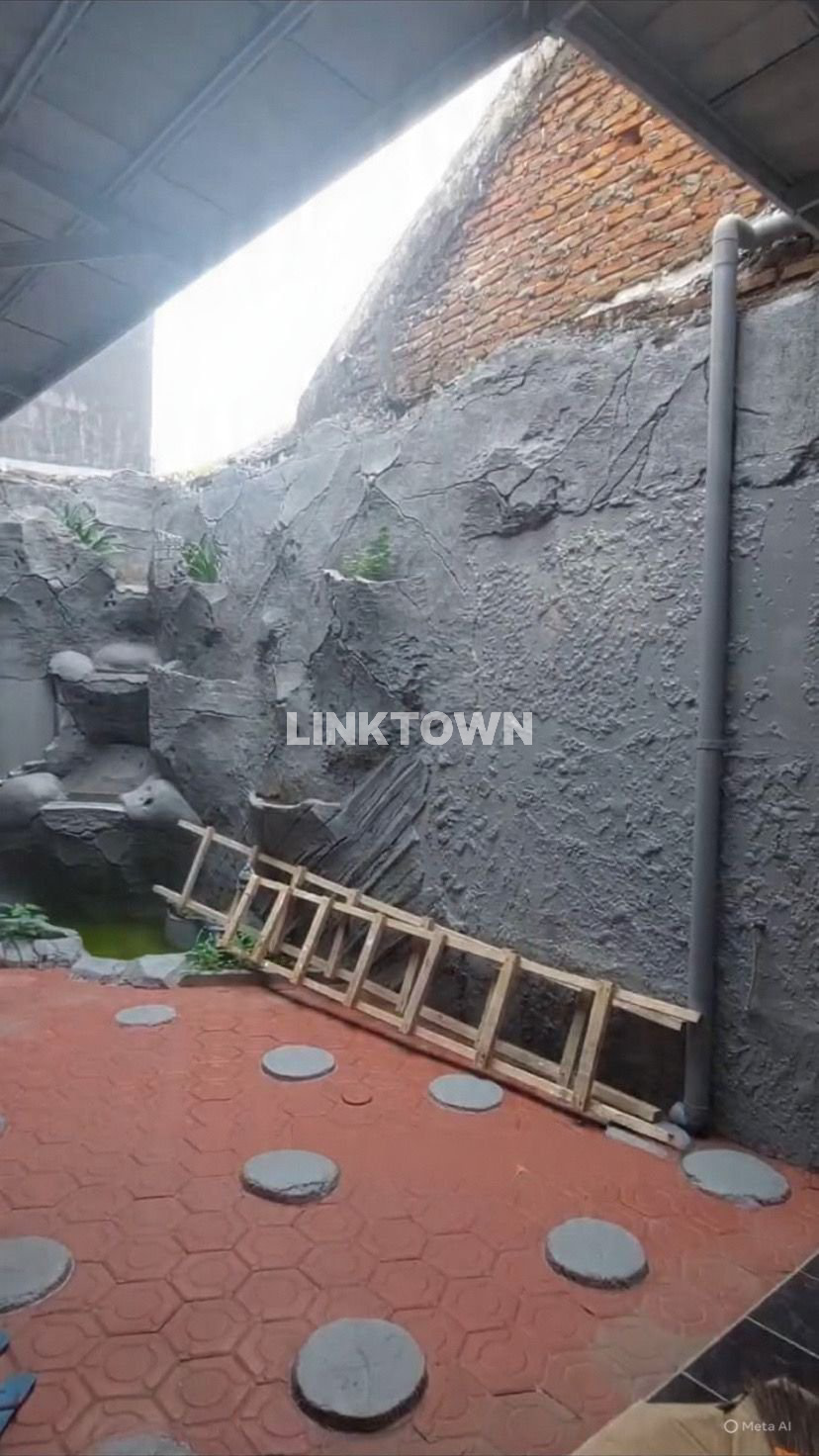 Rumah Dapat Taman Depan dan Belakang di Pusat Kota Sidoarjo Harga bisa Nego