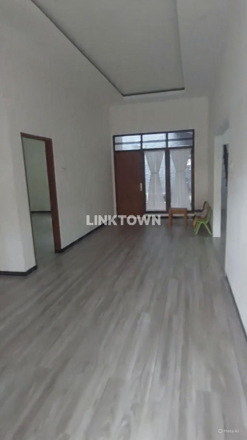 Rumah Dapat Taman Depan dan Belakang di Pusat Kota Sidoarjo Harga bisa Nego