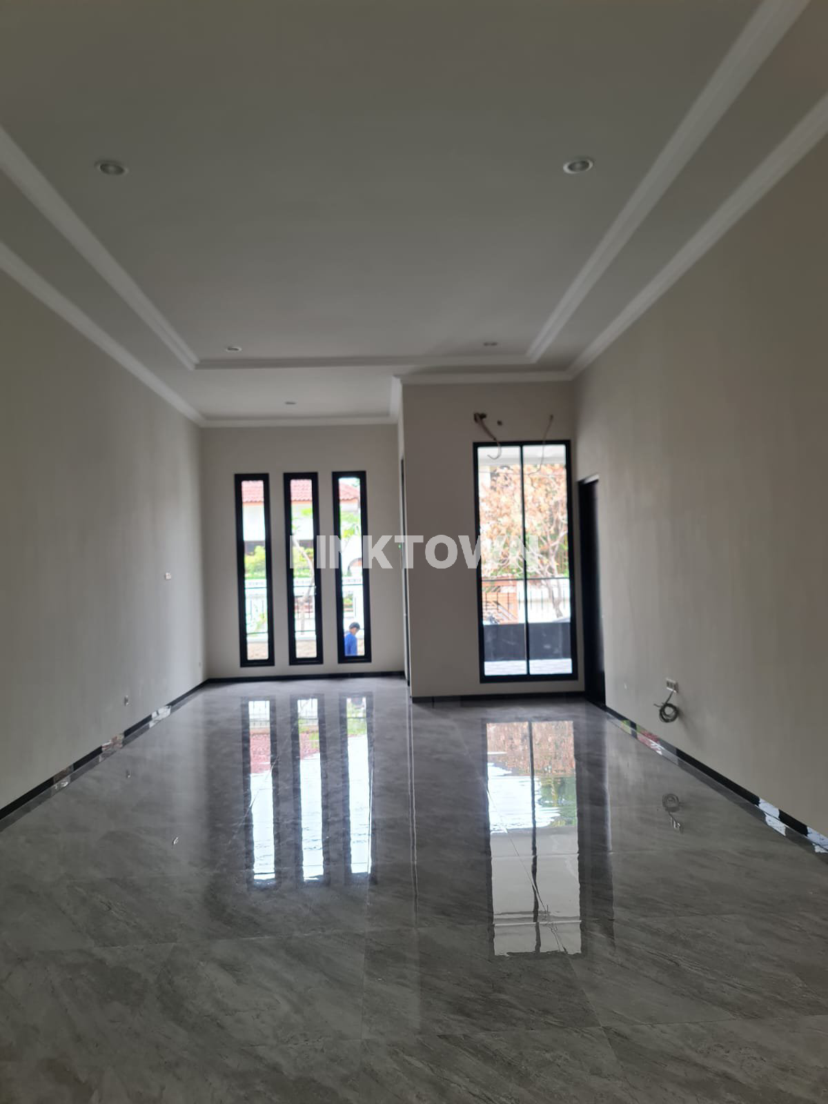 Disewakan Rumah 2 Lantai Murah di Darmo Permai Timur Surabaya Dekat Akses Tol