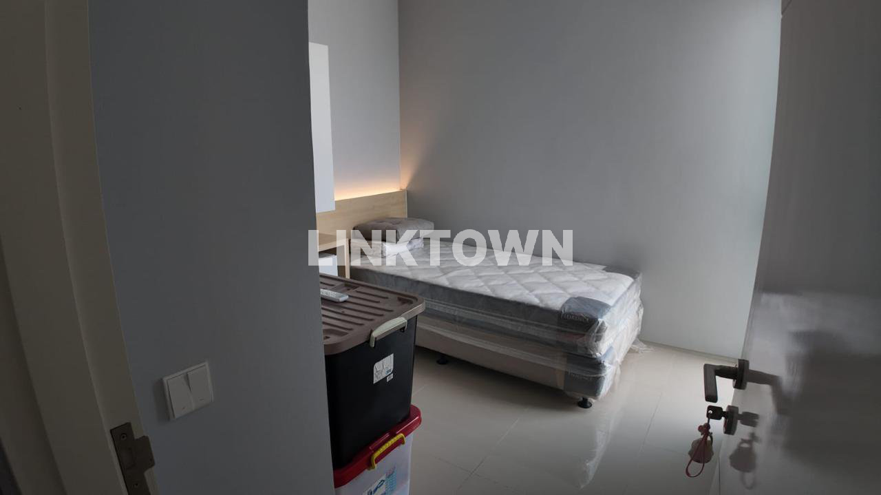 Rumah Full Furnished 2 Lantai Split Level di Northwest Central Surabaya Akses Dekat ke Rs Bhakti Dharma Husada
