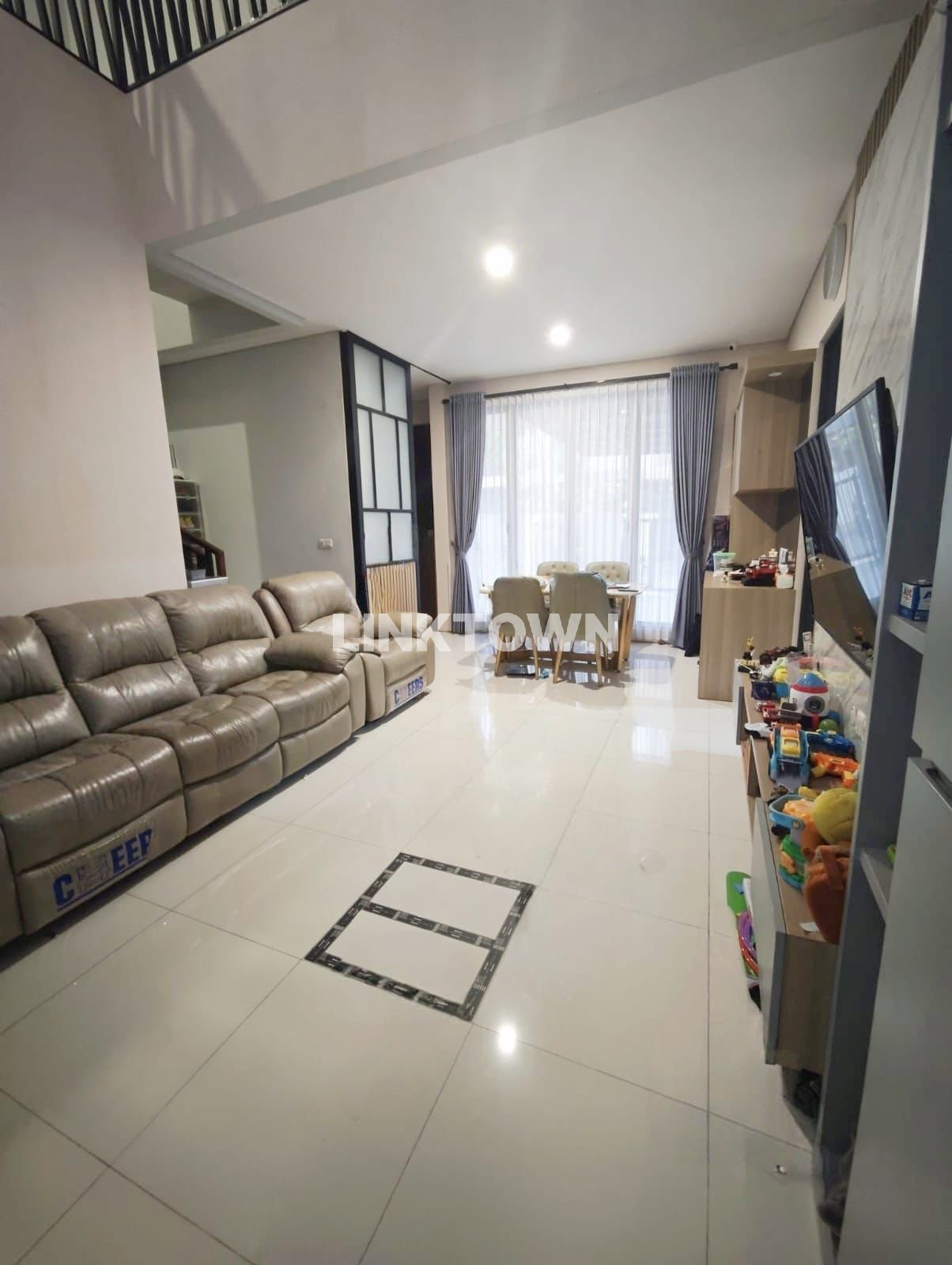 Rumah Semi Furnished di Pondok Candra Surabaya Dekat Akses Tol Juanda