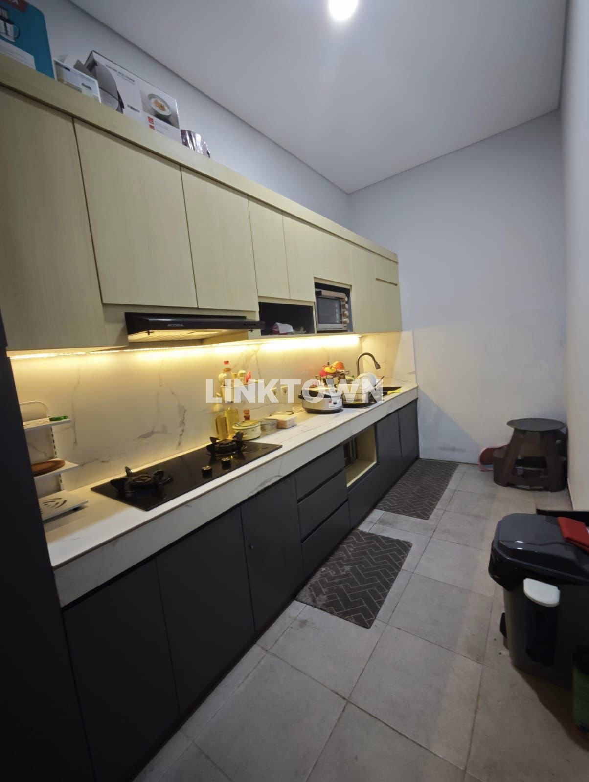 Rumah Semi Furnished di Pondok Candra Surabaya Dekat Akses Tol Juanda
