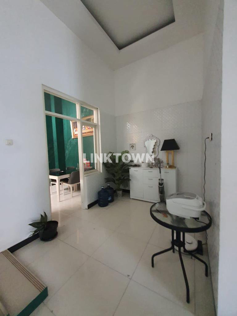 Hot Surabaya Timur Rumah 2.5 Lantai di Wiguna Timur Regency