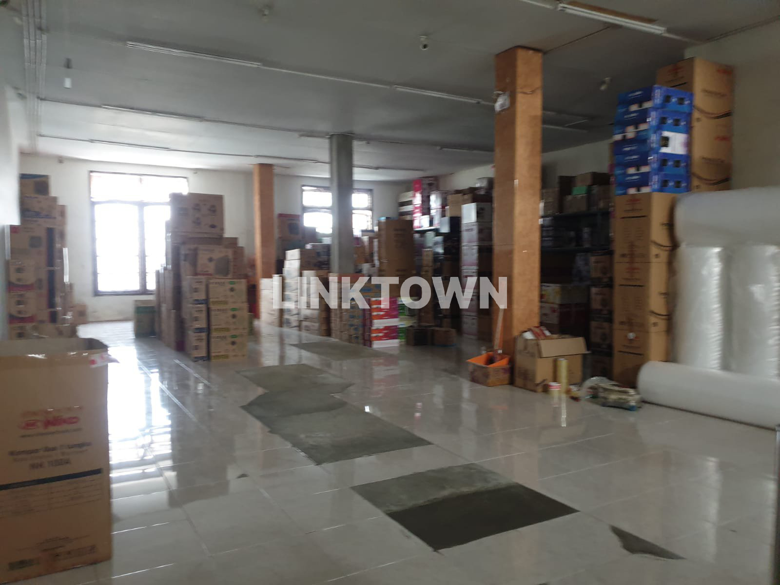 Dijual Ruko 2 Lantai Cocok untuk Tempat Usaha di Manukan Lor Dekat Graha Natura Park