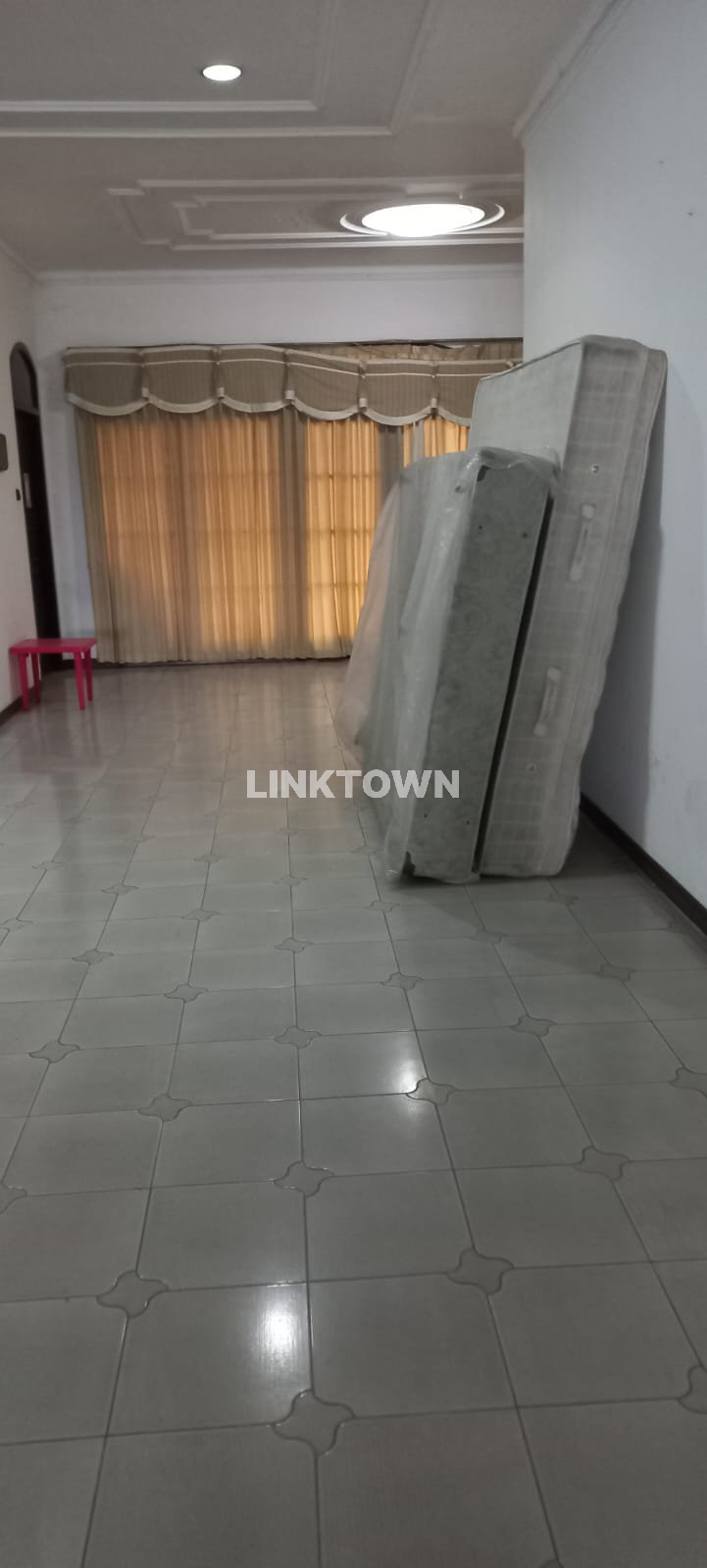 Rumah 1 Lantai Cocok untuk Huni, Kantor atau Gallery di Manyar Kertoarjo Surabaya