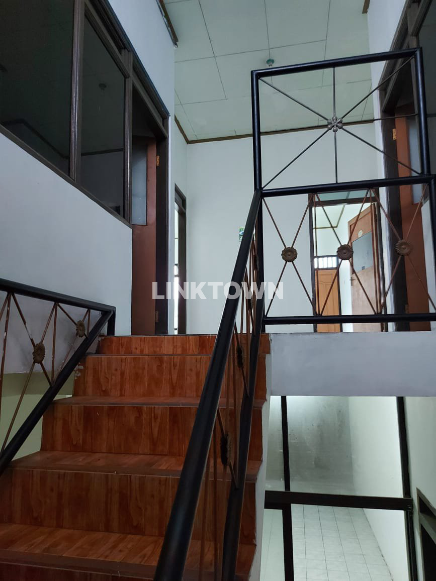 Under Market Nego Rumah di Manukan Krajan Lokasi Strategis