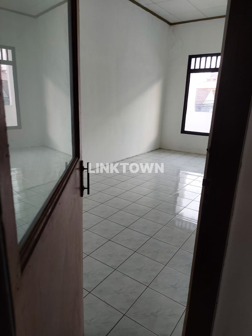Under Market Nego Rumah di Manukan Krajan Lokasi Strategis