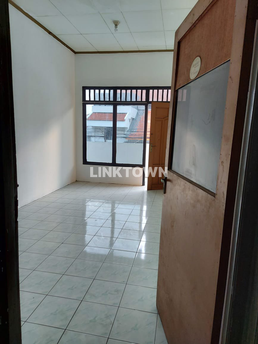 Under Market Nego Rumah di Manukan Krajan Lokasi Strategis