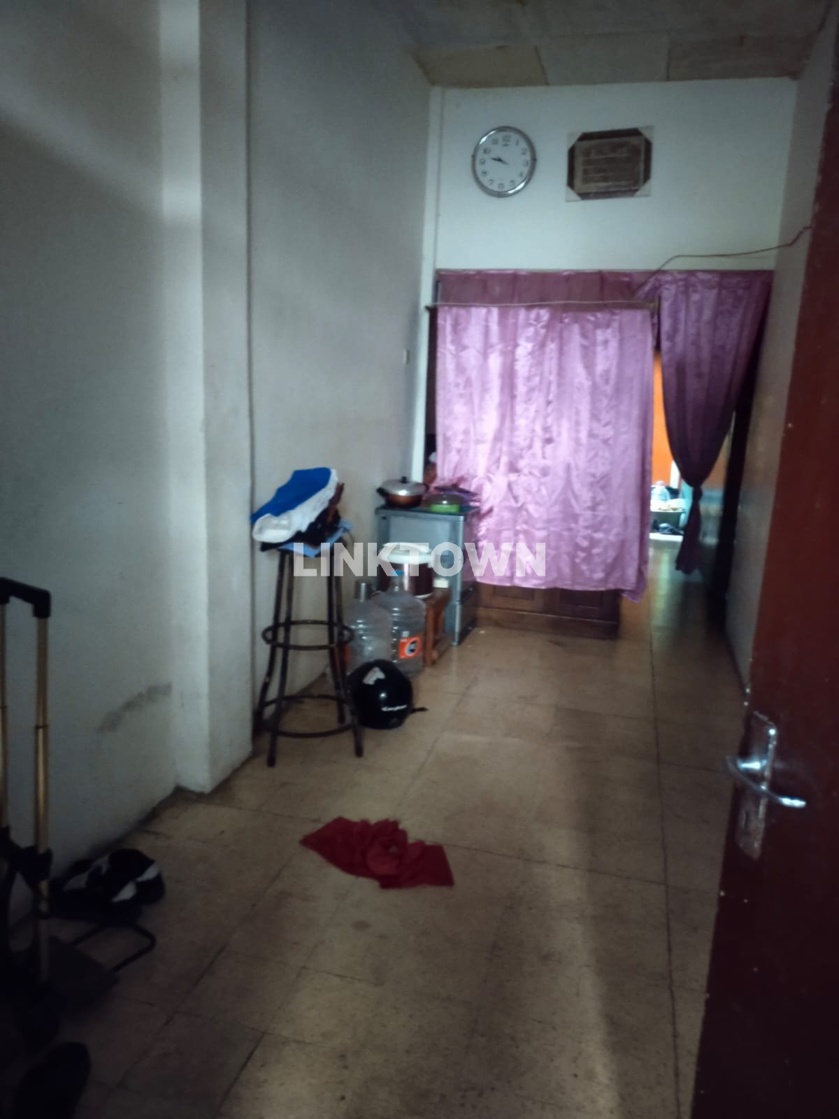 Rumah dengan Lokasi Sangat Strategis di Menur Dekat Poltekes Surabaya