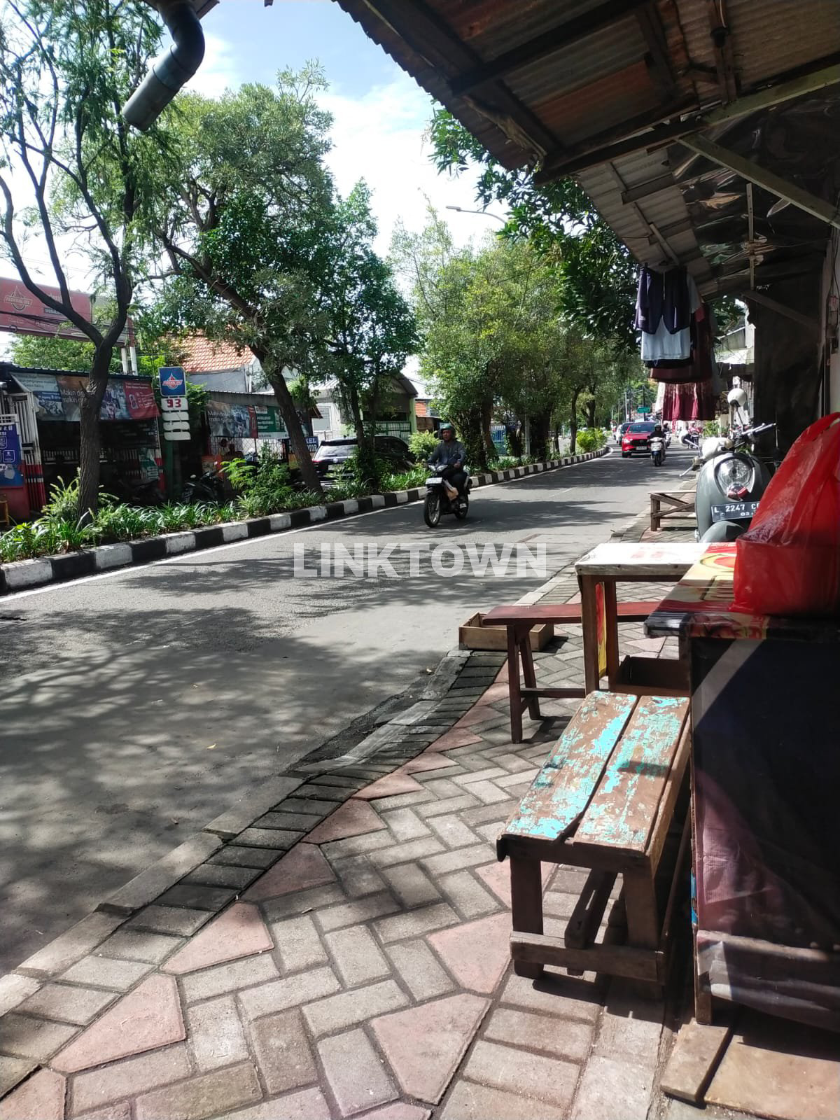 Rumah dengan Lokasi Sangat Strategis di Menur Dekat Poltekes Surabaya