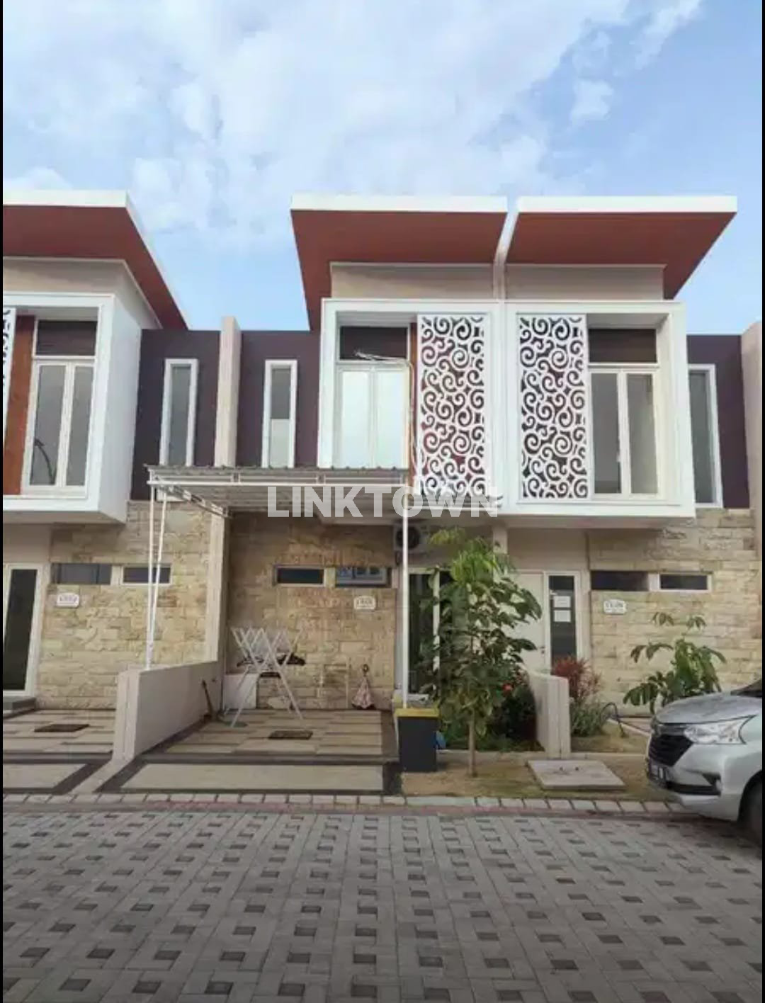 Rumah Cantik 2 Lantai Srategis di Grand Sanaya Gresik Dekat Hulaan