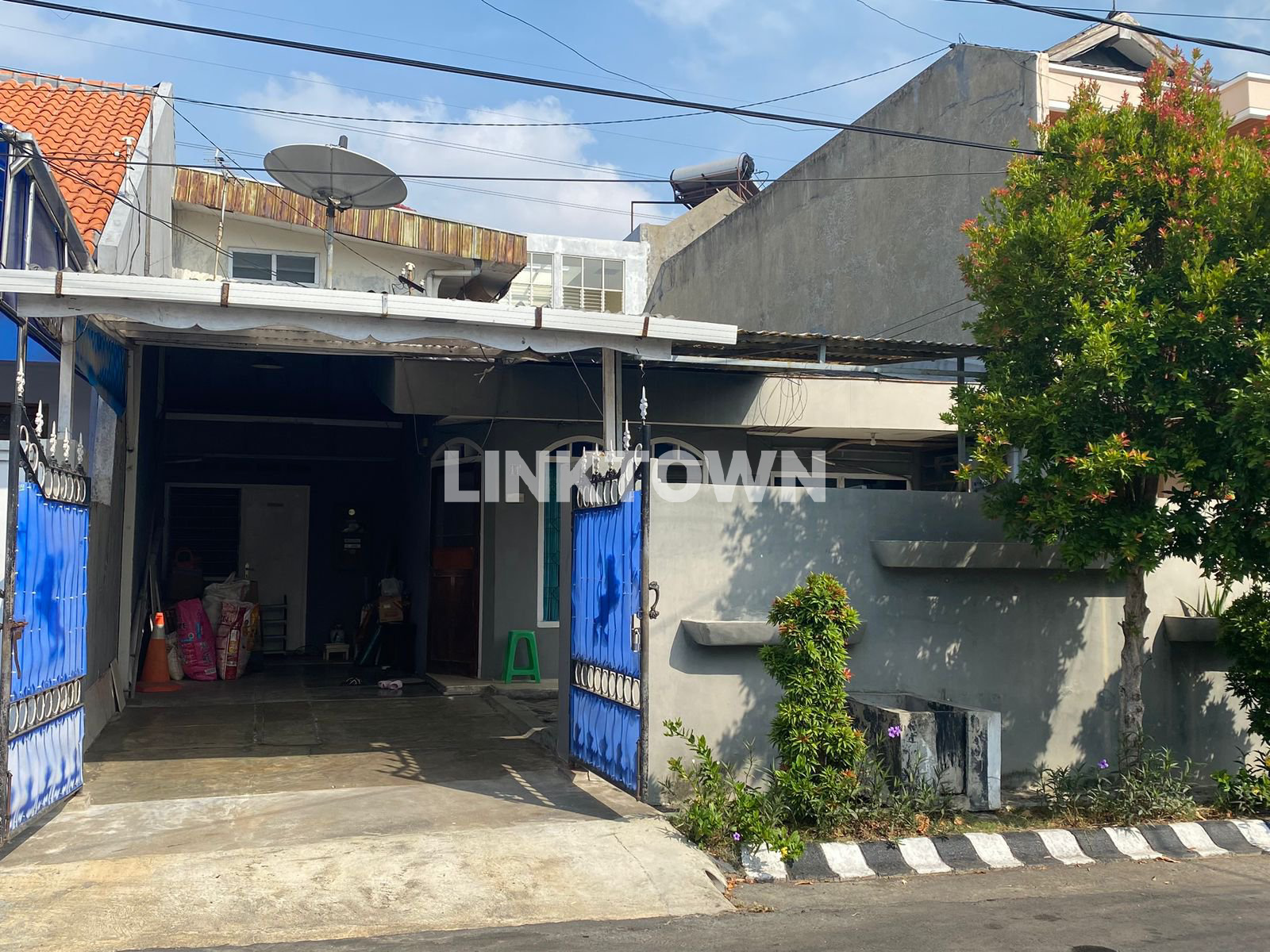 Paling Murah Rumah 1,5 Lantai Nego di Sukomanunggal Surabaya