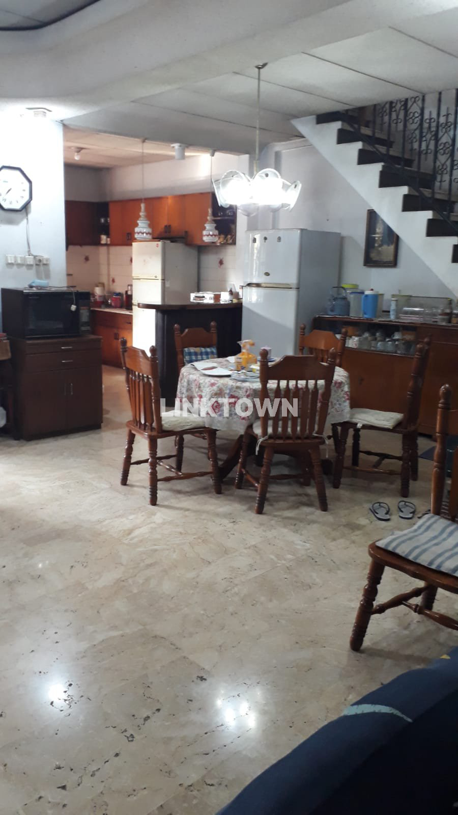 Dijual Rumah Strategis Cocok untuk Perkantoran dan Resto di Kutai Surabaya Pusat