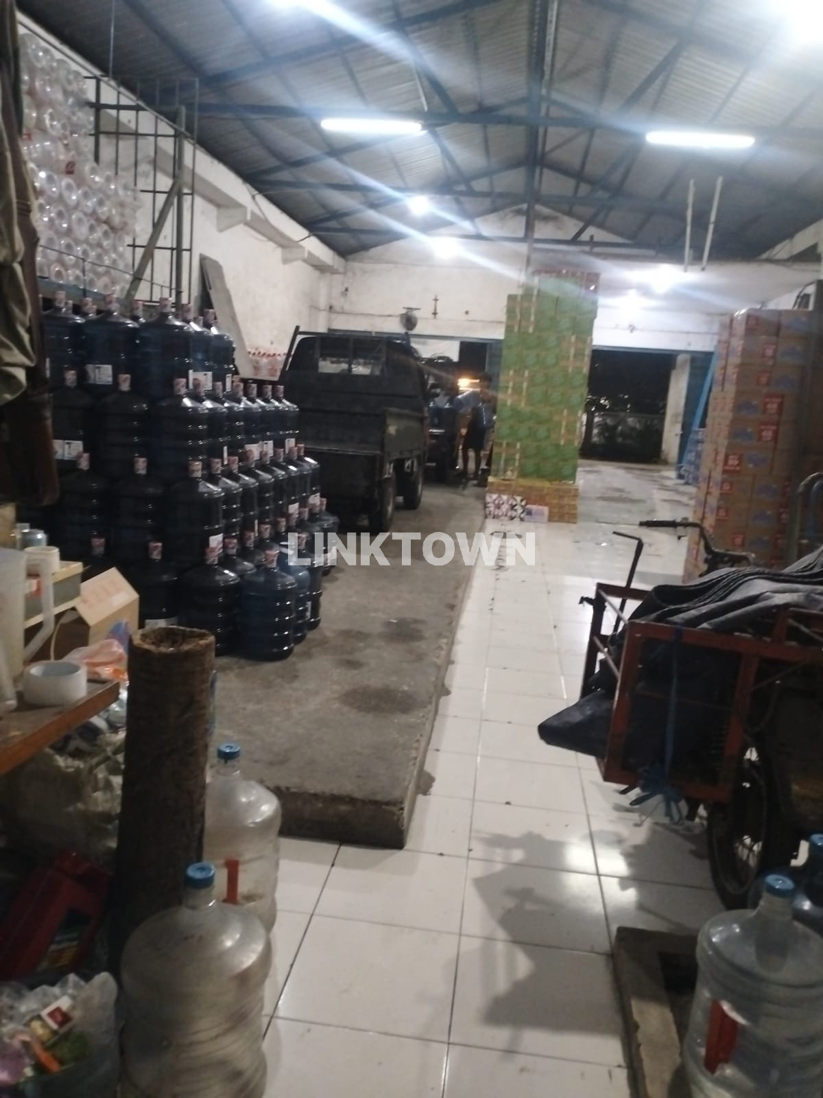 Gudang Lokasi Sangat Strategis Dekat Tol Tambak Sumur 2 di Amir Machmud Gununganyar