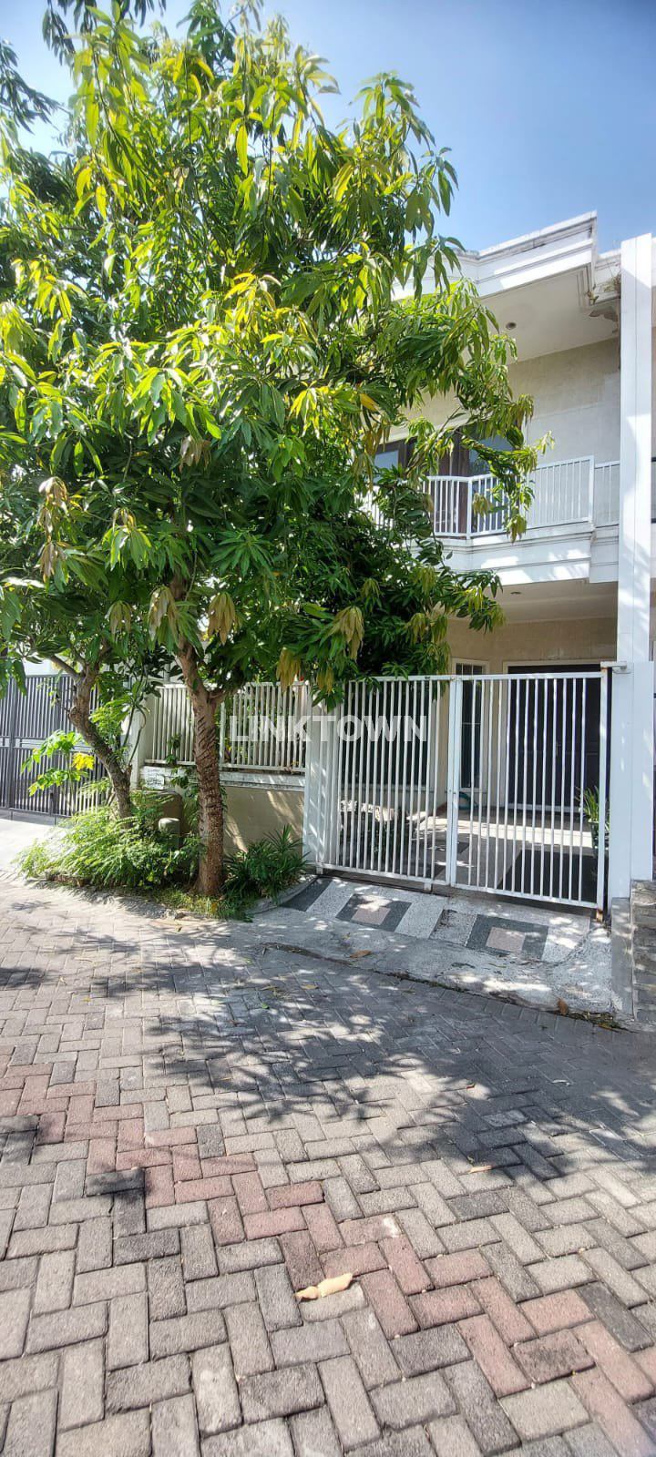Under Market Rumah Cantik 2 Lantai di Vila Valensia Surabaya Barat