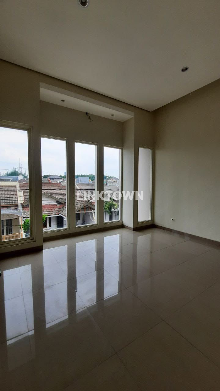 Under Market Rumah Baru Gress di Manyar Jaya Lokasi Strategis