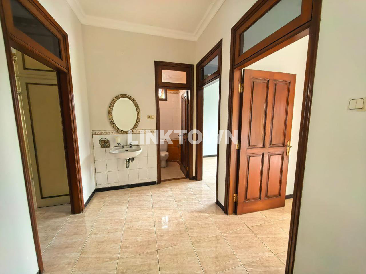 Rumah Semifurnished Sangat Strategis di Vila Bukit Mas Surabaya Barat